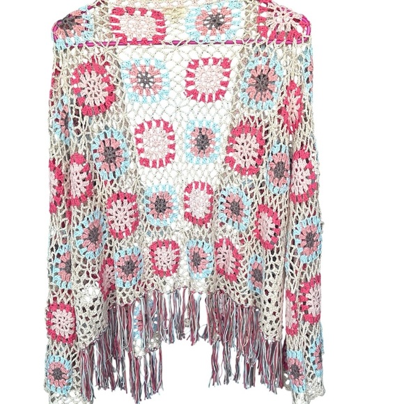 Crochet Shawl with granny square pattern and fringe with a tie closure. - Picture 1 of 8